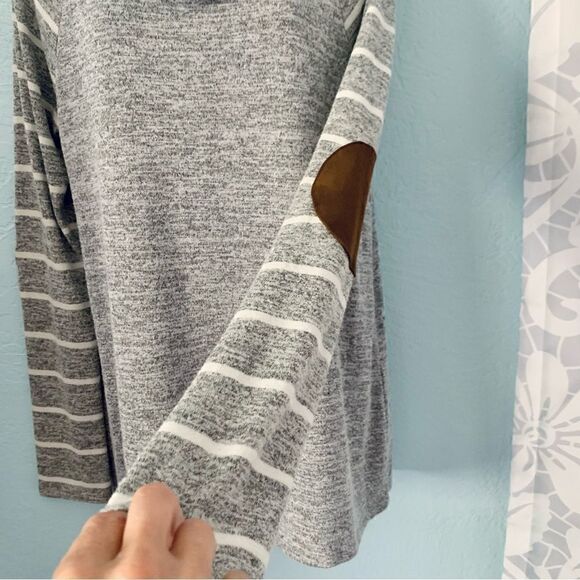 Market & Spruce Gray & White Cowl Neck Elbow Patch Knit Pullover Top Size Medium - Picture 6 of 10